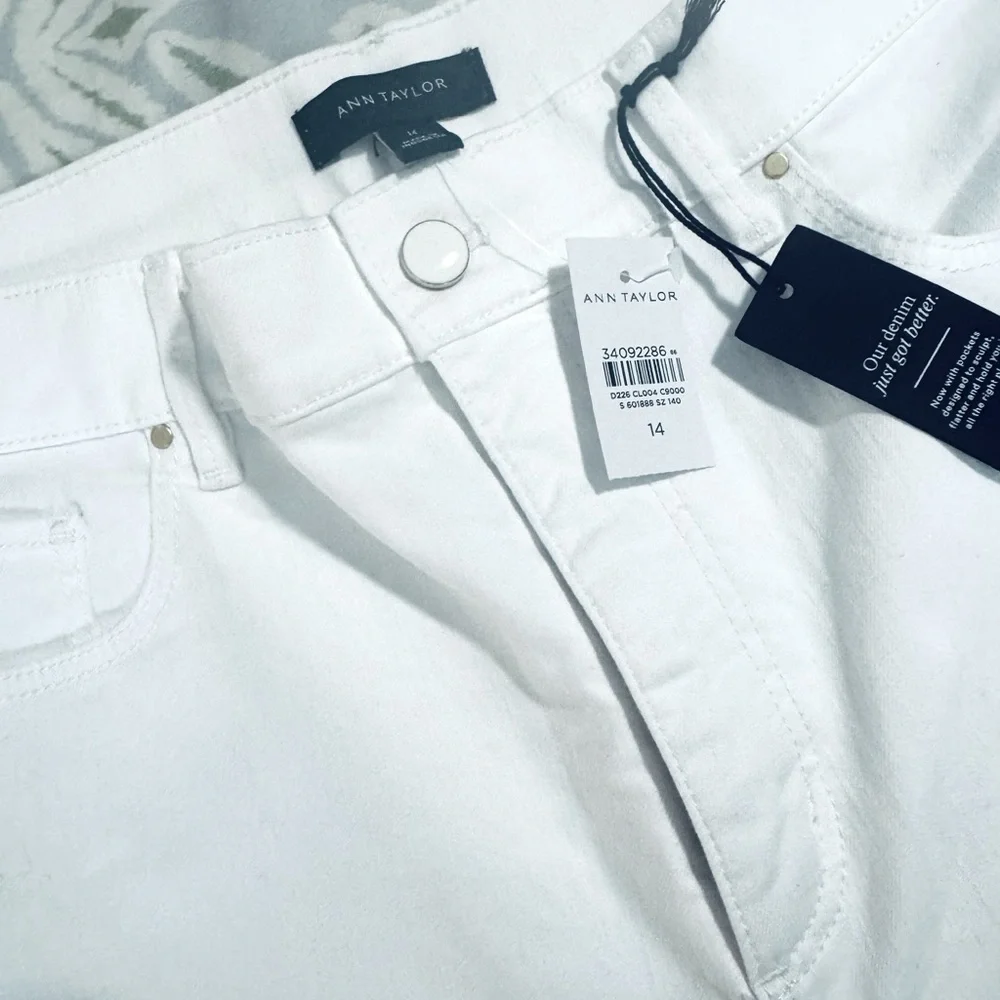 Ann Taylor White Boot Crop High Rise Denim Size 14 - Picture 3 of 7